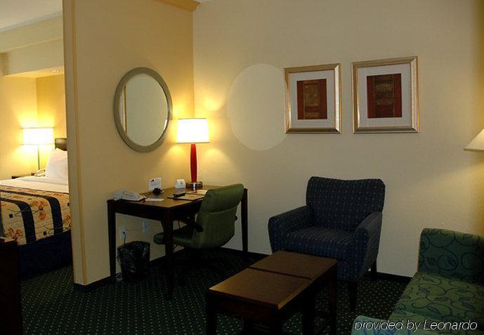 Springhill Suites Prince Frederick Exterior photo